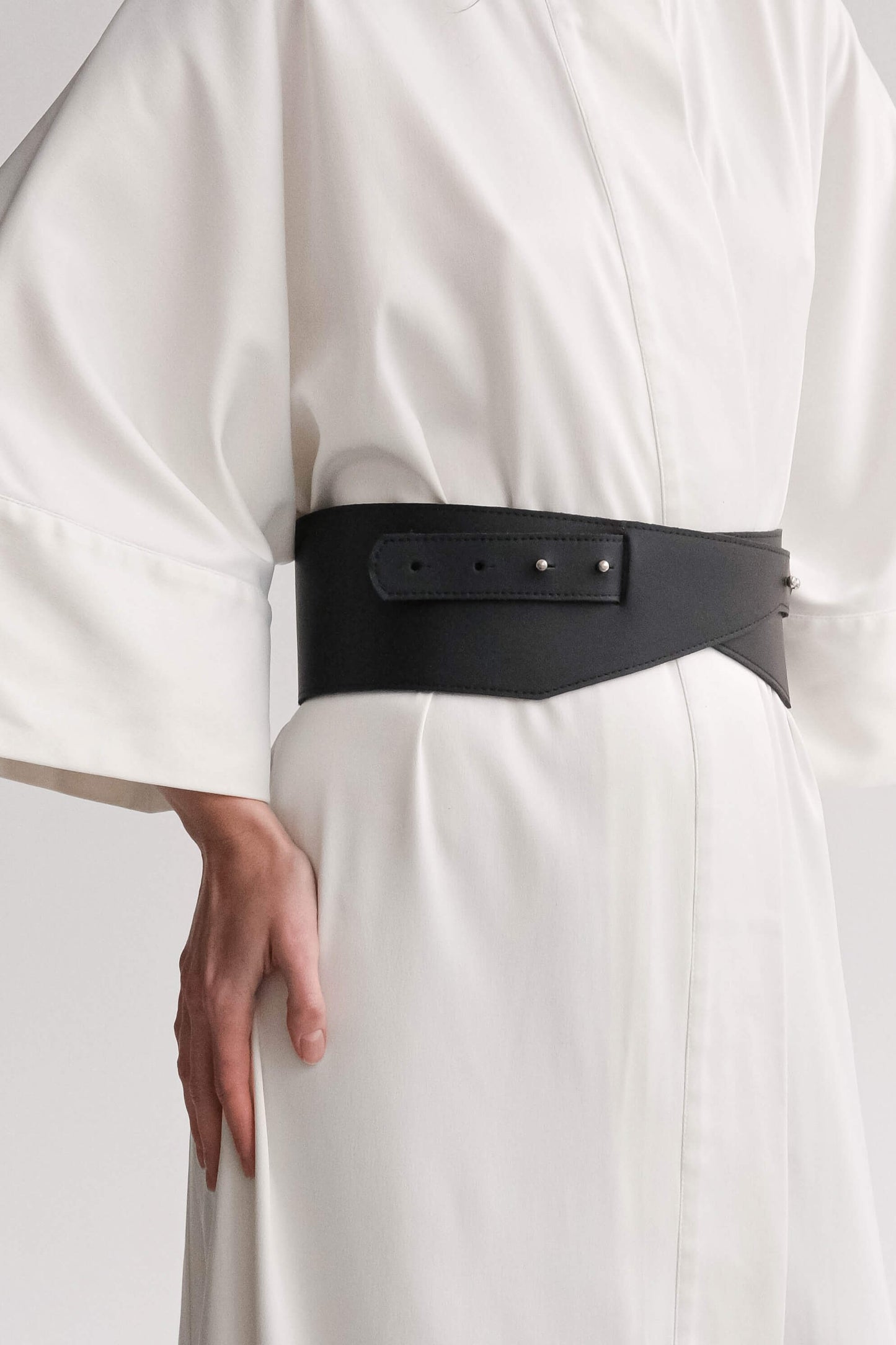 BUCKLESS LEATHER WIDE WAIST BELT (COLOUR OPTIONS)