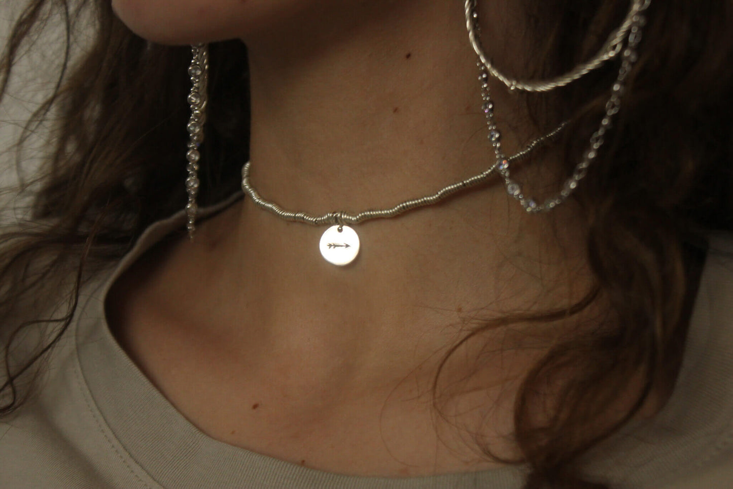 "WIRE" CHOKER WITH PEARLS MINI