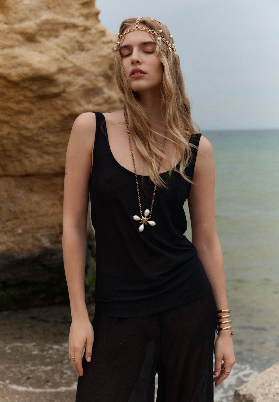 “LULLABY CROSS” PEARL CERAMIC WHITE